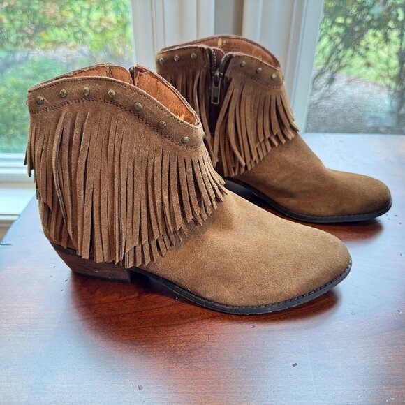 Minnetonka Beige Suede Fringe Ankle Boot - Picture 1 of 12
